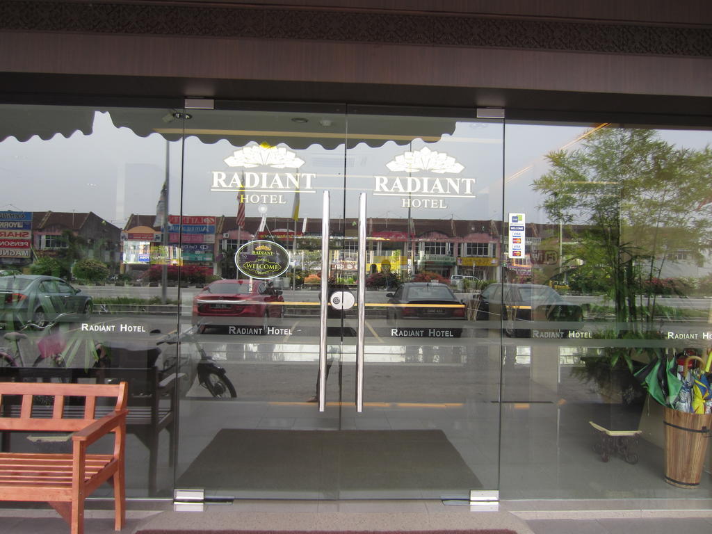 Radiant Hotel Sitiawan Exterior foto