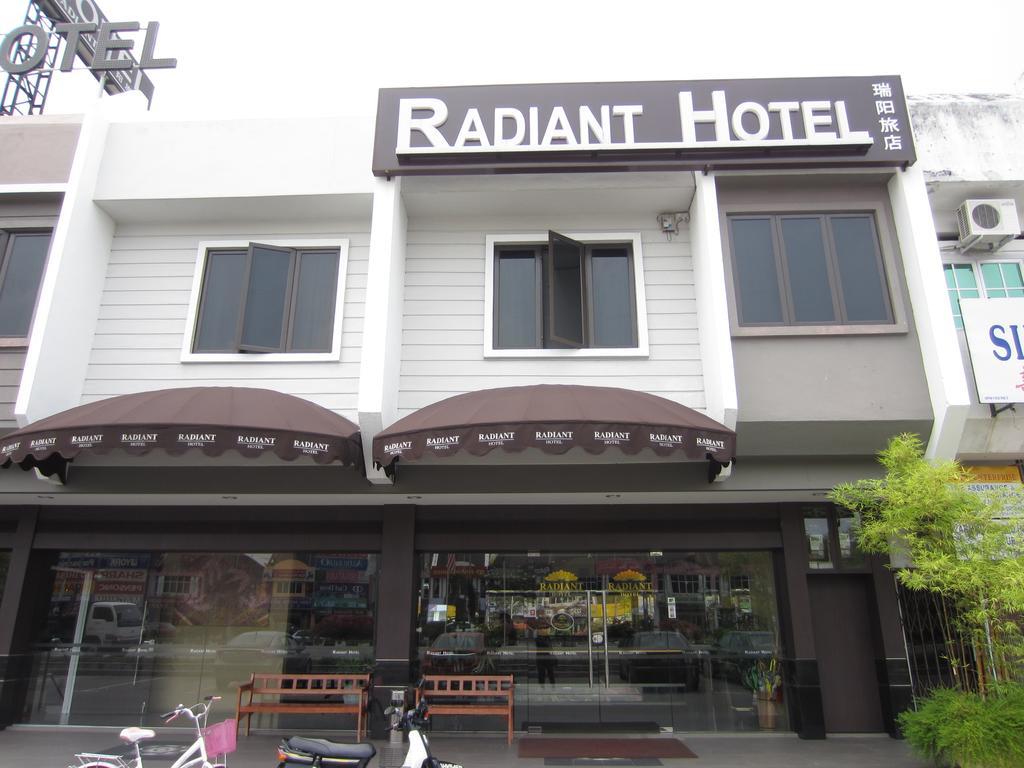 Radiant Hotel Sitiawan Exterior foto