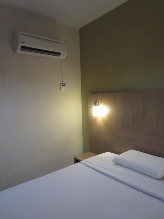 Radiant Hotel Sitiawan Cameră foto