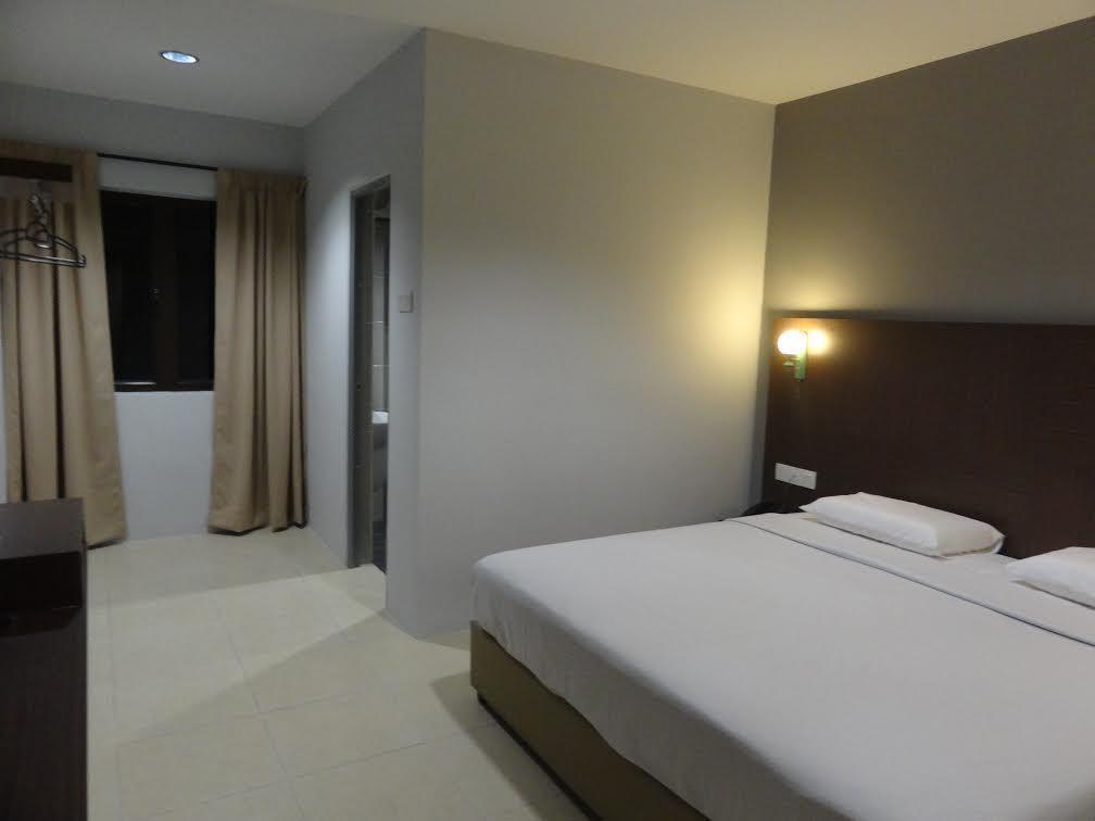Radiant Hotel Sitiawan Exterior foto